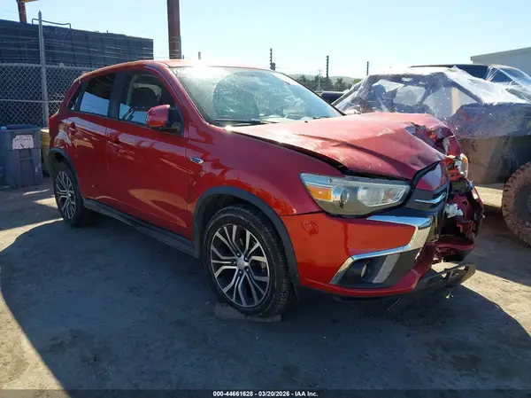 JA4AP3AW9JU015587 2018 MITSUBISHI OUTLANDER - Image 1