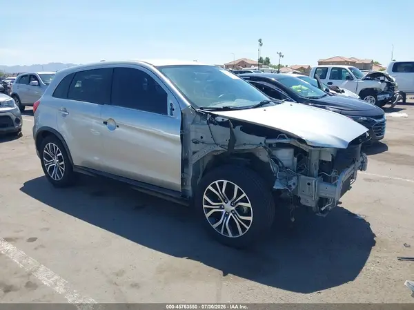 JA4AP3AW9JU026086 2018 MITSUBISHI OUTLANDER - Image 1