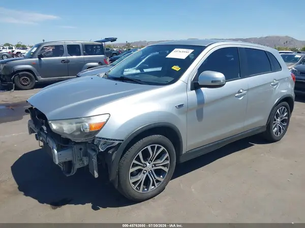 JA4AP3AW9JU026086 2018 MITSUBISHI OUTLANDER - Image 2