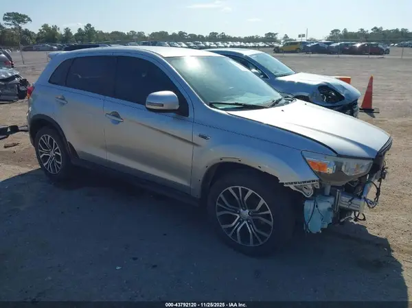JA4AP3AW9JZ006195 2018 MITSUBISHI OUTLANDER - Image 1