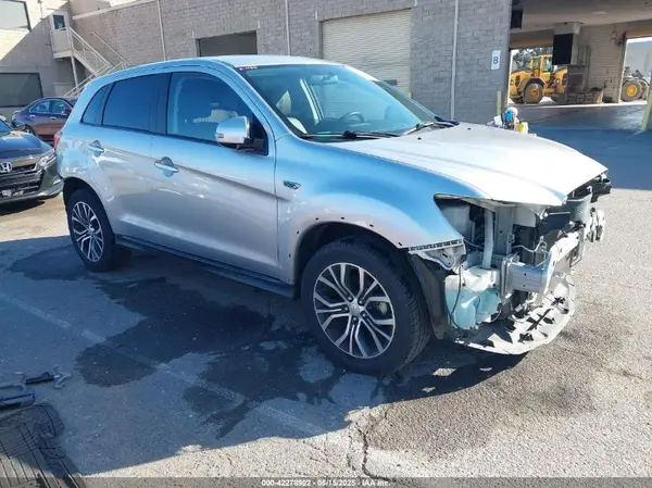 JA4AP3AW9JZ036006 2018 MITSUBISHI OUTLANDER - Image 1