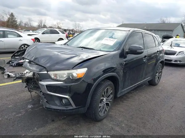 JA4AP3AWXHZ018561 2017 MITSUBISHI OUTLANDER - Image 2