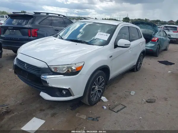 JA4AP3AWXHZ048207 2017 MITSUBISHI OUTLANDER - Image 2