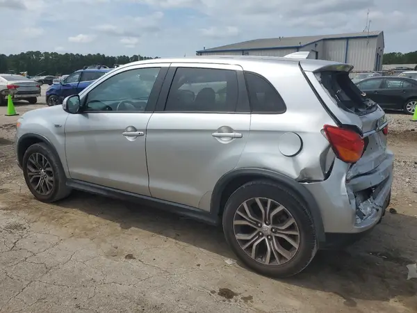 JA4AP3AWXJU000340 2018 MITSUBISHI OUTLANDER - Image 2