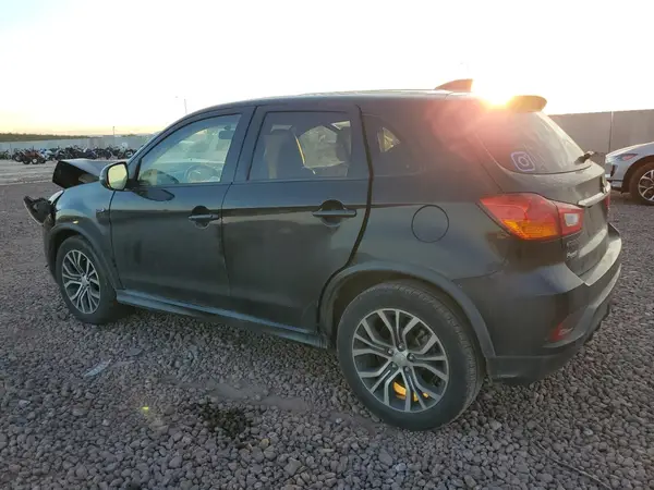 JA4AP3AWXJU001388 2018 MITSUBISHI OUTLANDER - Image 2