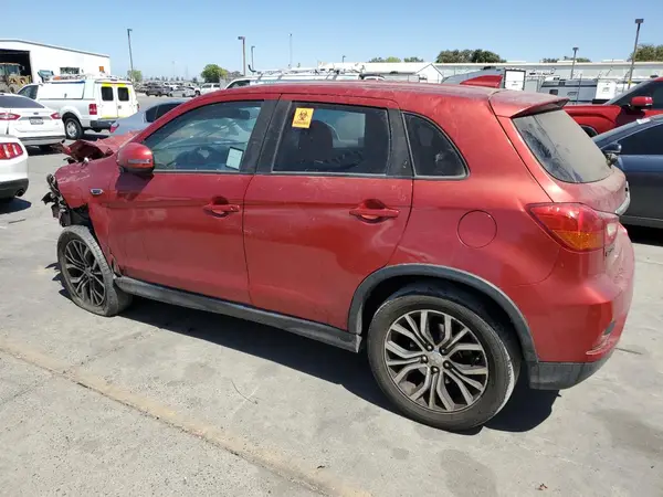 JA4AP3AWXJU002718 2018 MITSUBISHI OUTLANDER - Image 2