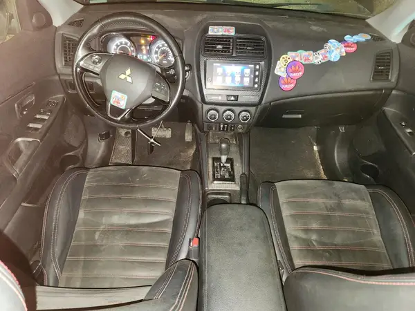 JA4AP3AWXJU014898 2018 MITSUBISHI OUTLANDER - Image 8