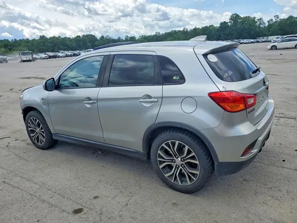 JA4AP3AWXJU017607 2018 MITSUBISHI OUTLANDER - Image 2