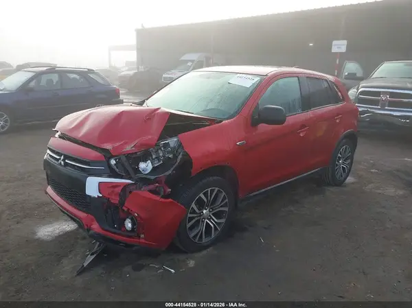 JA4AP3AWXJZ036211 2018 MITSUBISHI OUTLANDER - Image 2