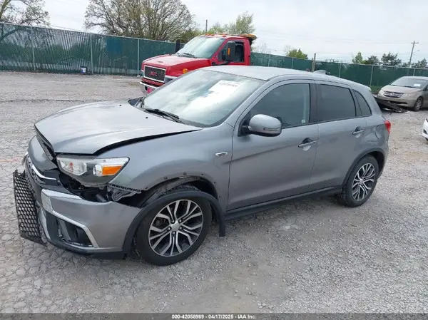 JA4AP3AWXJZ036306 2018 MITSUBISHI OUTLANDER - Image 2