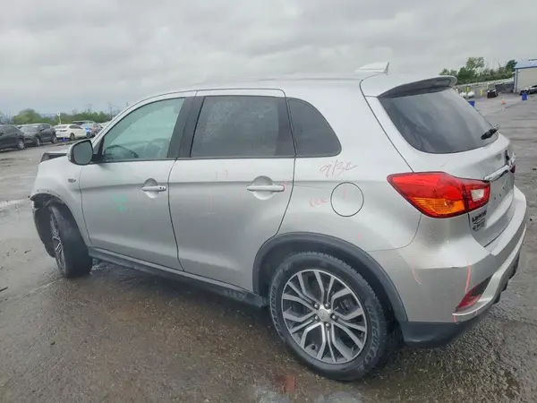 JA4AP4AU0KU013488 2019 MITSUBISHI OUTLANDER - Image 2