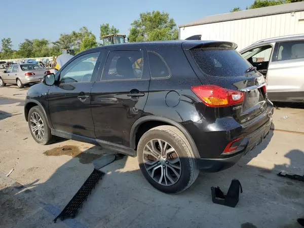 JA4AP4AU0KU013667 2019 MITSUBISHI OUTLANDER - Image 2