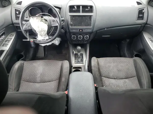 JA4AP4AU0KU024829 2019 MITSUBISHI OUTLANDER - Image 8