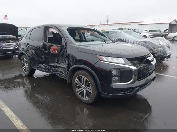 JA4AP4AU0LU016585 2020 MITSUBISHI OUTLANDER - Image 1