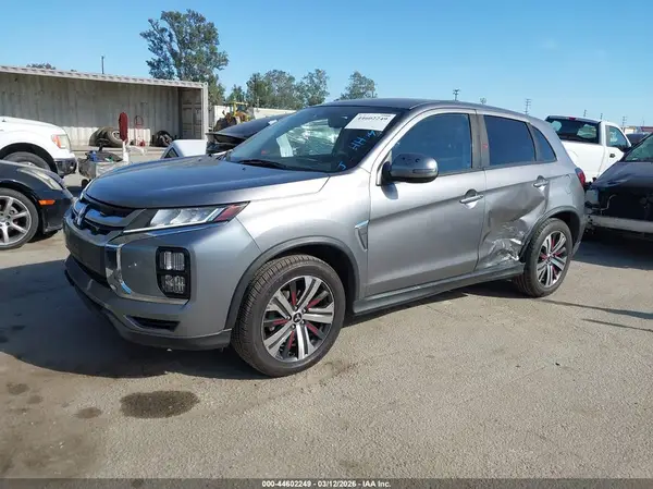 JA4AP4AU0LU025903 2020 MITSUBISHI OUTLANDER - Image 2
