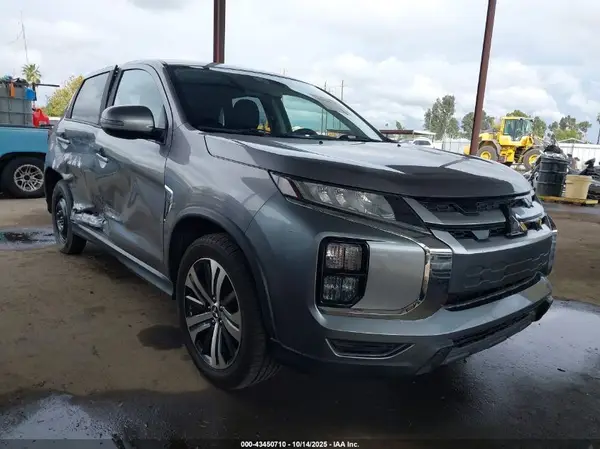 JA4AP4AU0LU026078 2020 MITSUBISHI OUTLANDER - Image 1
