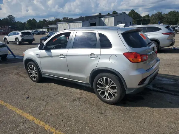 JA4AP4AU1KU013502 2019 MITSUBISHI OUTLANDER - Image 2