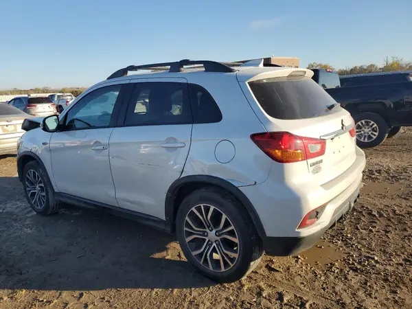 JA4AP4AU1KU013984 2019 MITSUBISHI OUTLANDER - Image 2