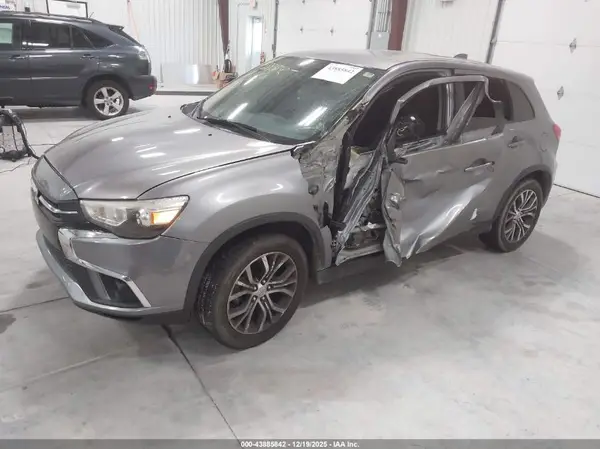 JA4AP4AU2KU002282 2019 MITSUBISHI OUTLANDER - Image 2