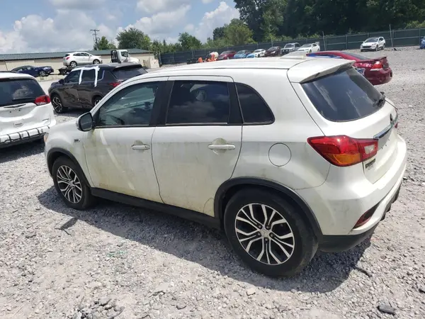 JA4AP4AU2KU007515 2019 MITSUBISHI OUTLANDER - Image 2