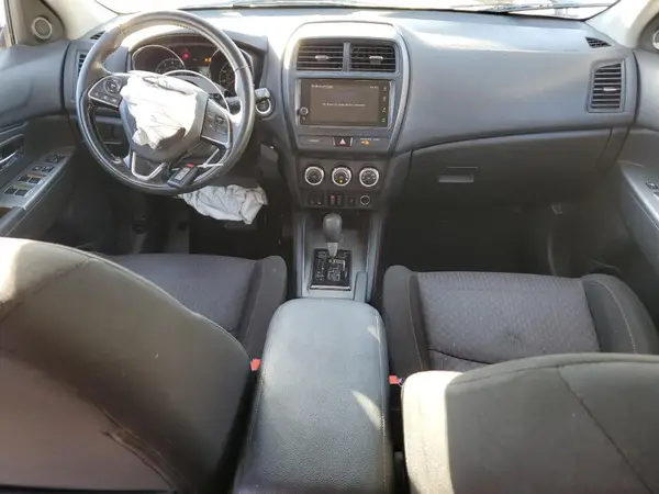 JA4AP4AU2KU011662 2019 MITSUBISHI OUTLANDER - Image 8