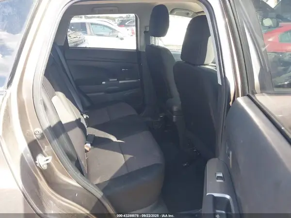 JA4AP4AU2KU018806 2019 MITSUBISHI OUTLANDER - Image 8