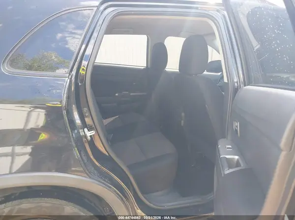 JA4AP4AU2KU024279 2019 MITSUBISHI OUTLANDER - Image 8