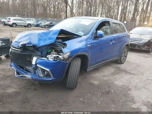 JA4AP4AU2KU028641 2019 MITSUBISHI OUTLANDER - Image 2
