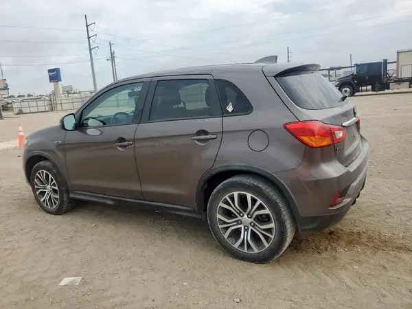 JA4AP4AU3KU001965 2019 MITSUBISHI OUTLANDER - Image 2