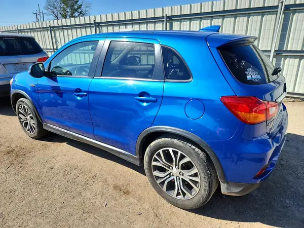 JA4AP4AU3KU005580 2019 MITSUBISHI OUTLANDER - Image 2
