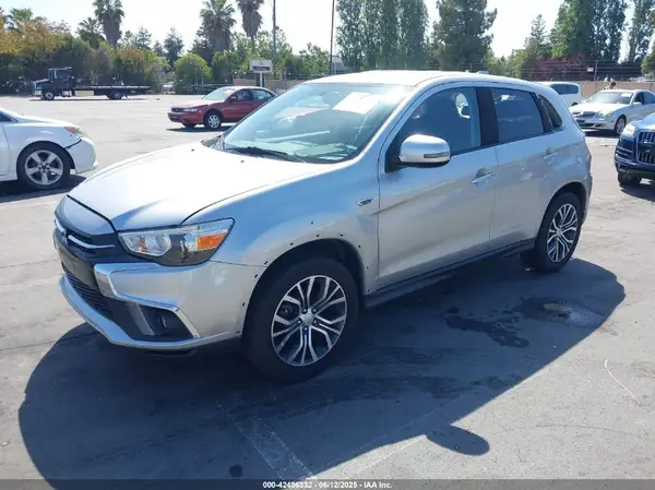 JA4AP4AU3KU021343 2019 MITSUBISHI OUTLANDER - Image 2