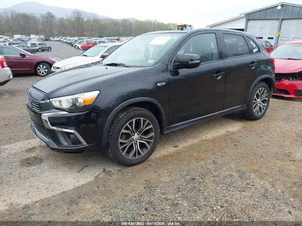 JA4AP4AU3KU027272 2019 MITSUBISHI OUTLANDER - Image 2