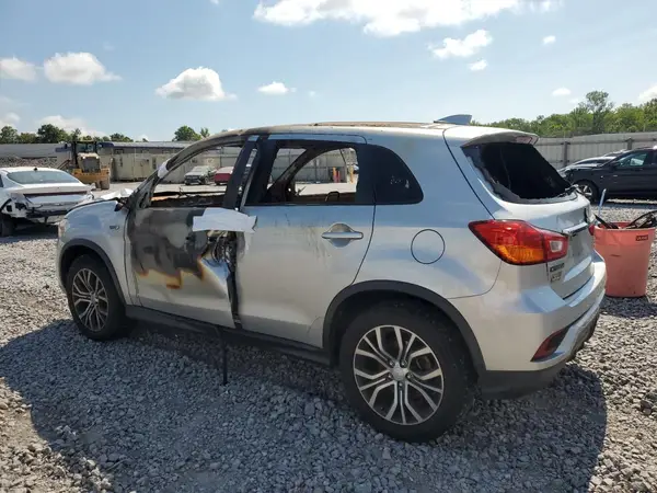 JA4AP4AU4KU004020 2019 MITSUBISHI OUTLANDER - Image 2