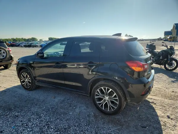 JA4AP4AU4KU013994 2019 MITSUBISHI OUTLANDER - Image 2