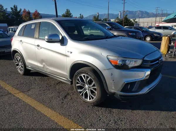 JA4AP4AU4KU022484 2019 MITSUBISHI OUTLANDER - Image 1