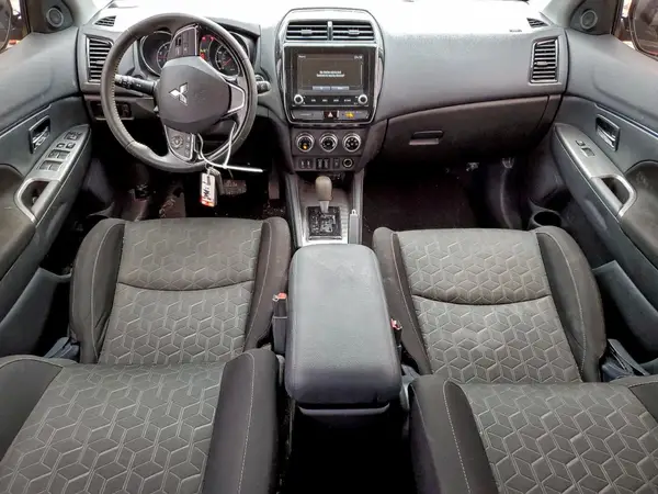 JA4AP4AU4LU005881 2020 MITSUBISHI OUTLANDER - Image 8