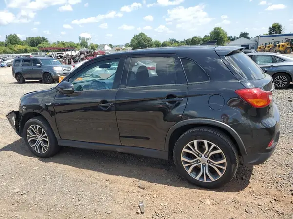 JA4AP4AU5KU018198 2019 MITSUBISHI OUTLANDER - Image 2