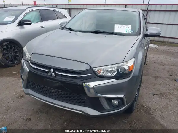 JA4AP4AU6KU002818 2019 MITSUBISHI OUTLANDER - Image 2