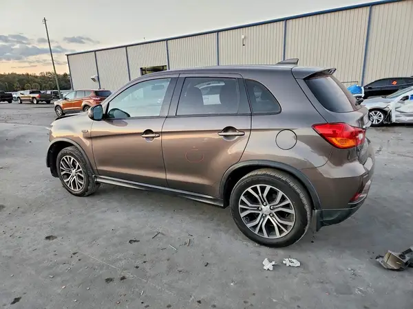 JA4AP4AU6KU006013 2019 MITSUBISHI OUTLANDER - Image 2