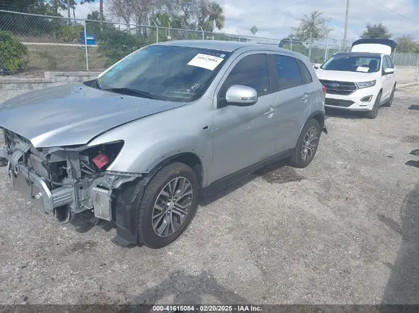 JA4AP4AU6KU009767 2019 MITSUBISHI OUTLANDER - Image 2