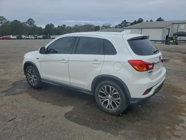 JA4AP4AU6KU013205 2019 MITSUBISHI OUTLANDER - Image 2
