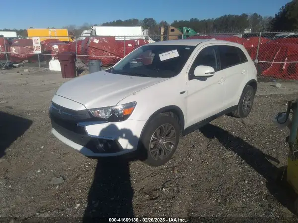 JA4AP4AU6KU013978 2019 MITSUBISHI OUTLANDER - Image 2