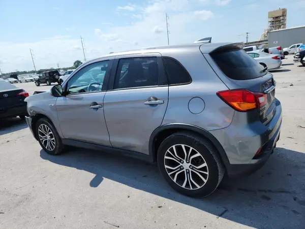 JA4AP4AU6KU016945 2019 MITSUBISHI OUTLANDER - Image 2
