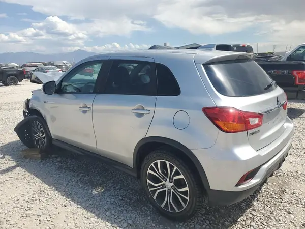 JA4AP4AU6KU021546 2019 MITSUBISHI OUTLANDER - Image 2