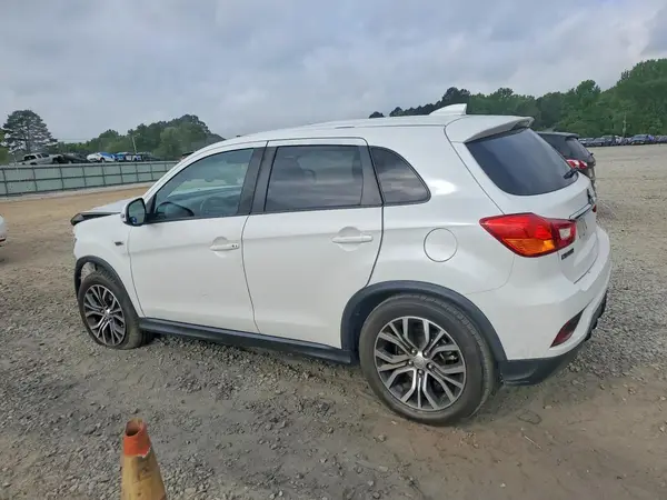 JA4AP4AU6KU021725 2019 MITSUBISHI OUTLANDER - Image 2
