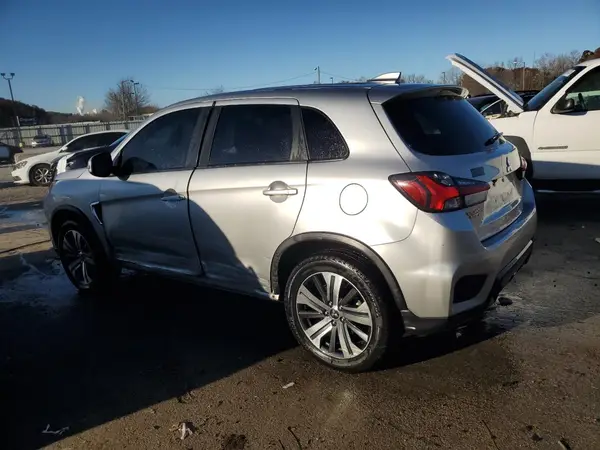 JA4AP4AU6LU004439 2020 MITSUBISHI OUTLANDER - Image 2
