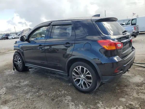 JA4AP4AU7KU010958 2019 MITSUBISHI OUTLANDER - Image 2