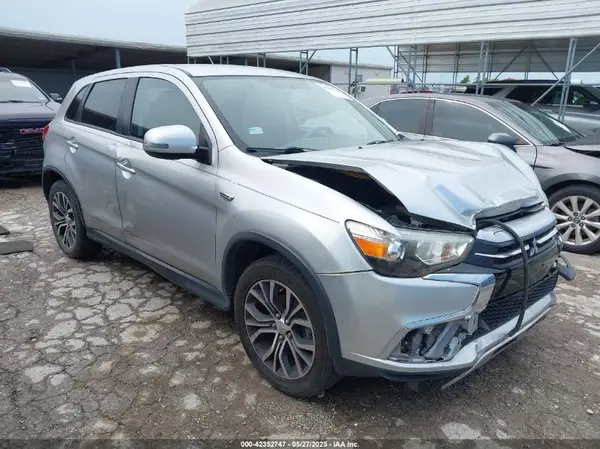 JA4AP4AU7KU030773 2019 MITSUBISHI OUTLANDER - Image 1