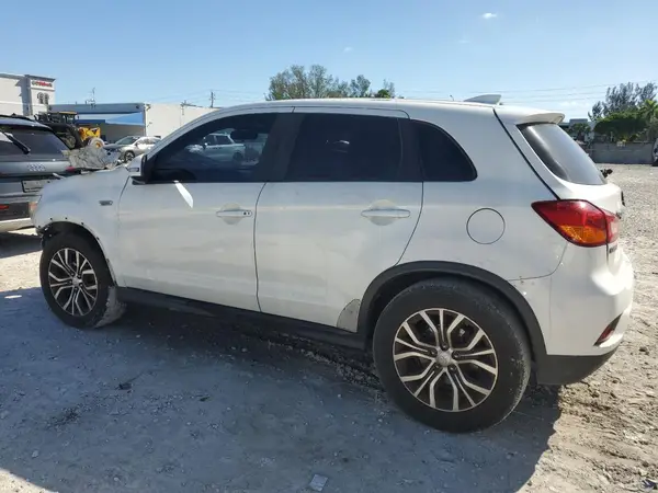 JA4AP4AU8KU013884 2019 MITSUBISHI OUTLANDER - Image 2
