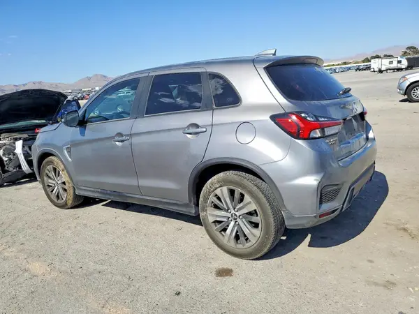 JA4AP4AU8LU026071 2020 MITSUBISHI OUTLANDER - Image 2